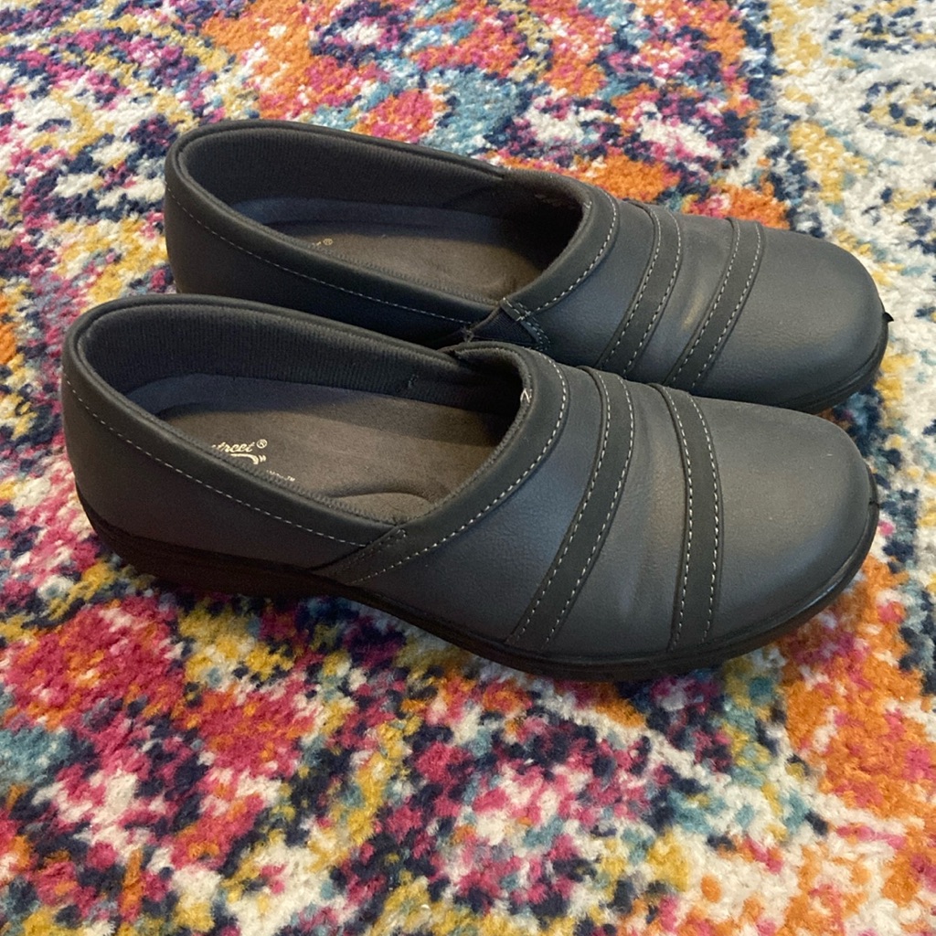 Grey Flat